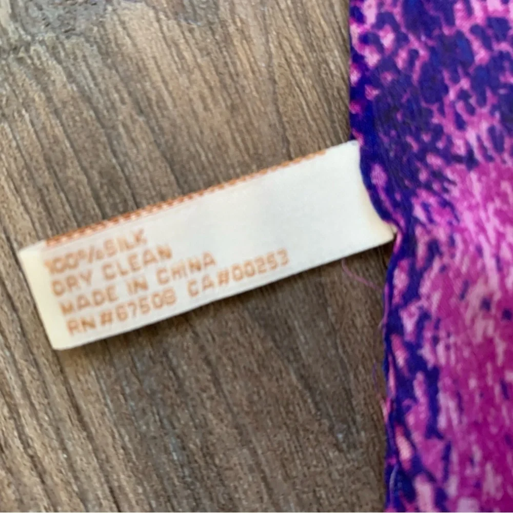 Elegant Purple and Pink 100% silk Condition eighteen scarf